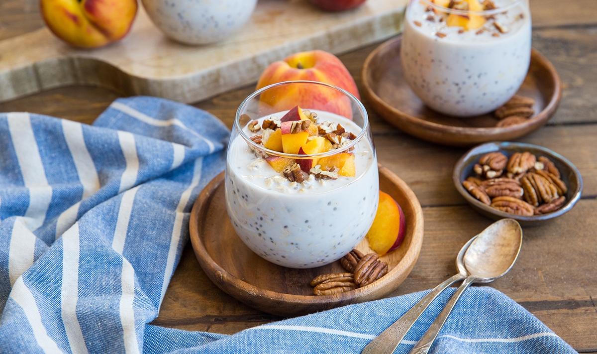 Article Cards Featured Image peach overnight oats