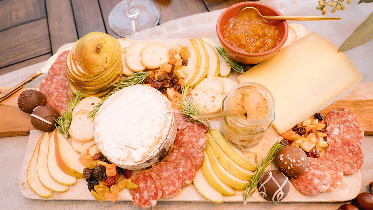 Article Cards Featured Image fall charcuterie board hero