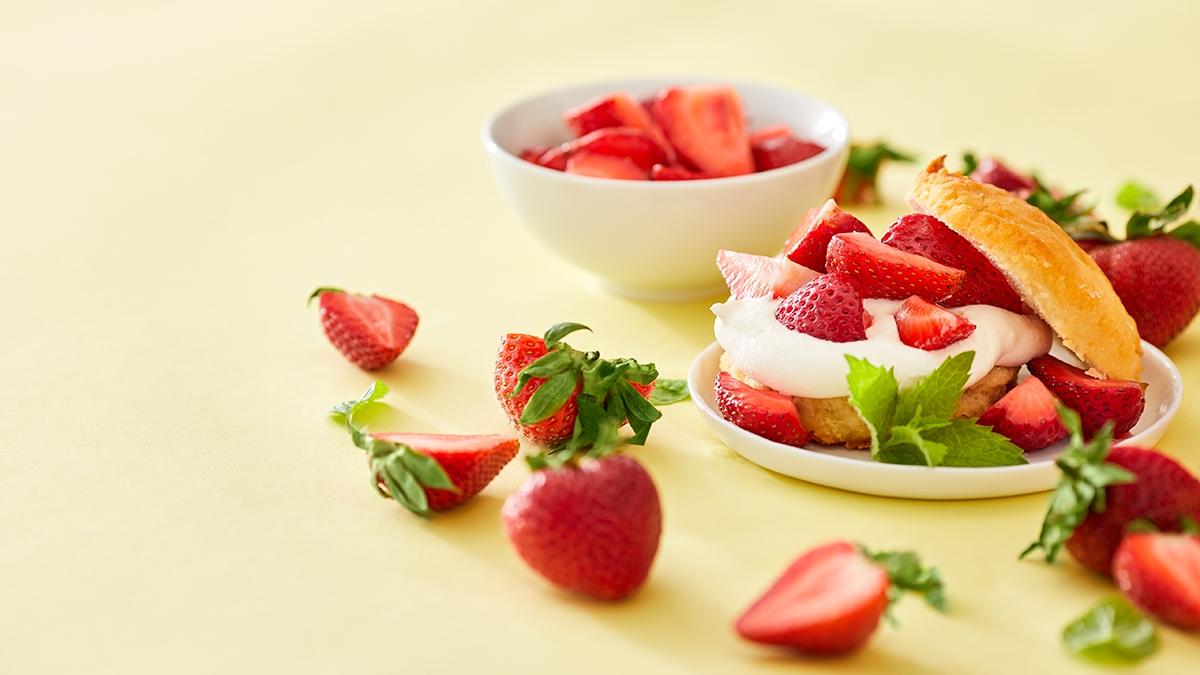 Article Cards Featured Image strawberry recipes hero