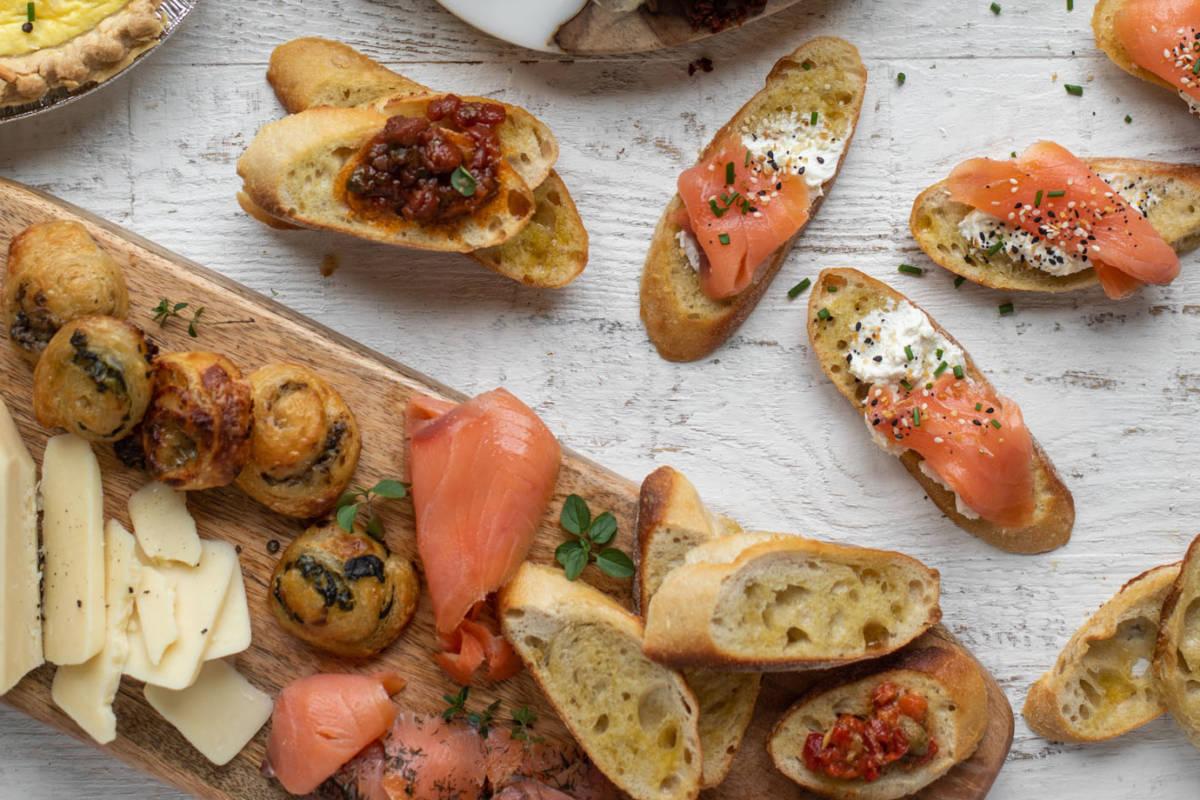 Smoked salmon crostini